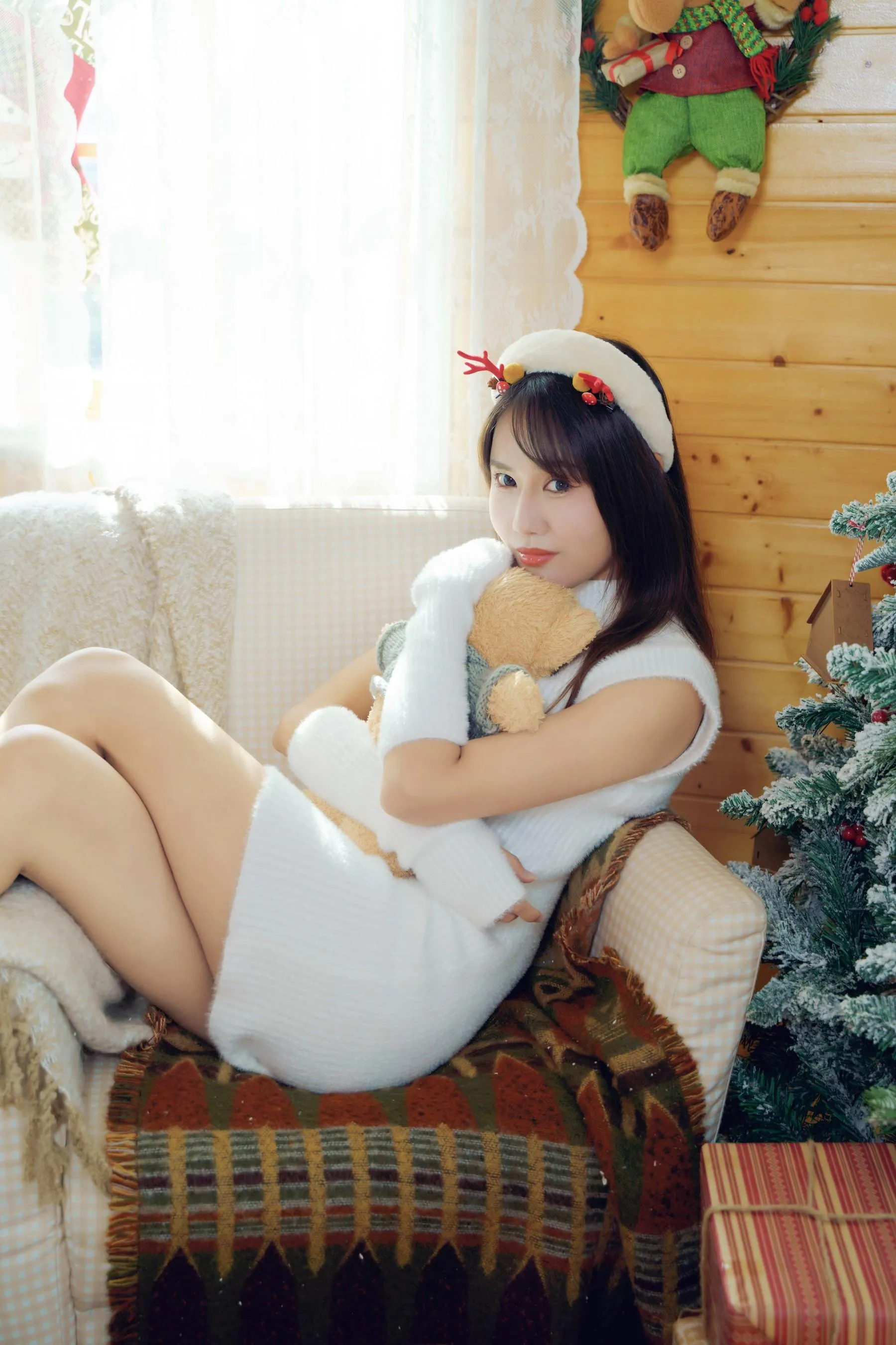 [YITUYU艺图语]2021.12.21 圣诞少女 lin [42P]插图2